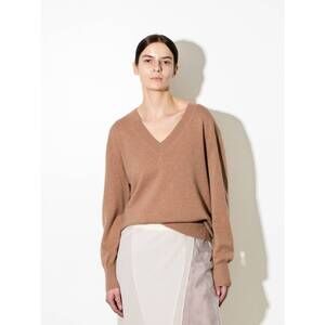 NEW PURE CASHMERE oversized v-neck sweater in camel